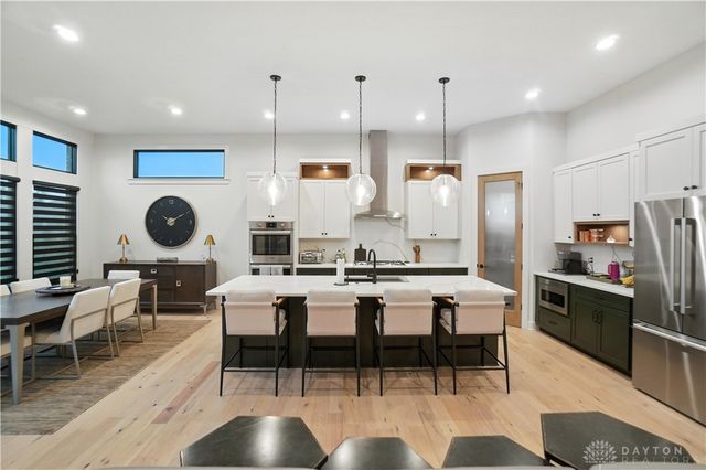 1943 Horseshoe Bend, Dayton, OH 45458