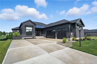1943 Horseshoe Bend, Dayton, OH 45458