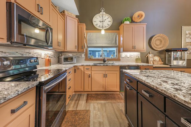 3321 12th Avenue N, Sartell, MN 56377