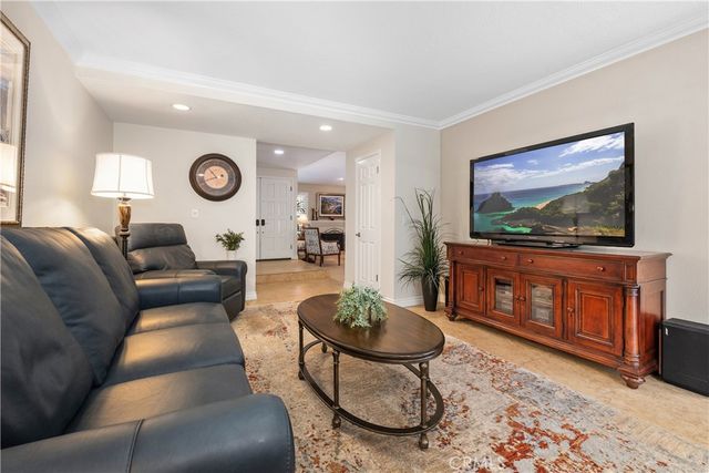 21352 Calle Sendero, Lake Forest, CA 92630
