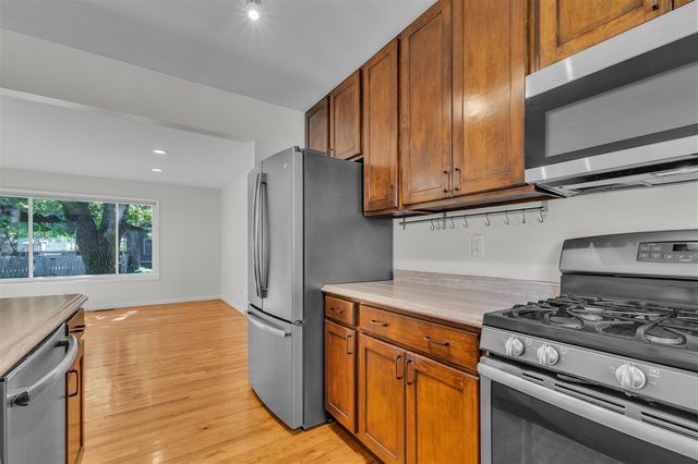 2820 Hollywood Drive, Ann Arbor, MI 48103