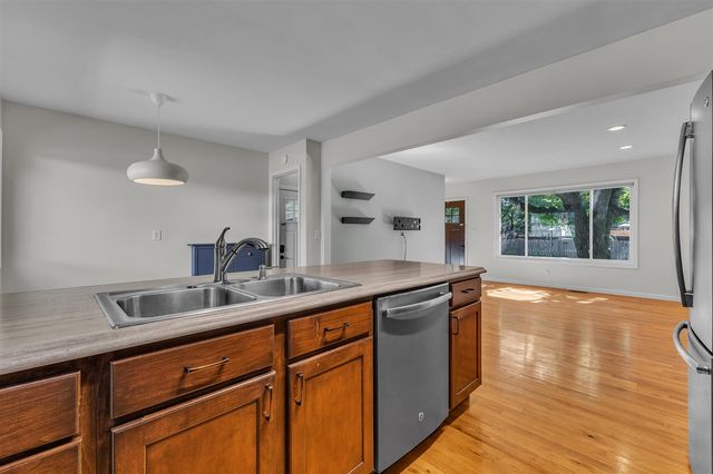 2820 Hollywood Drive, Ann Arbor, MI 48103