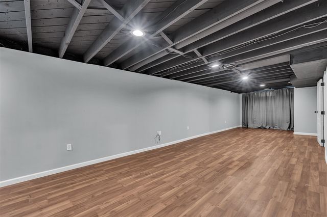 2820 Hollywood Drive, Ann Arbor, MI 48103