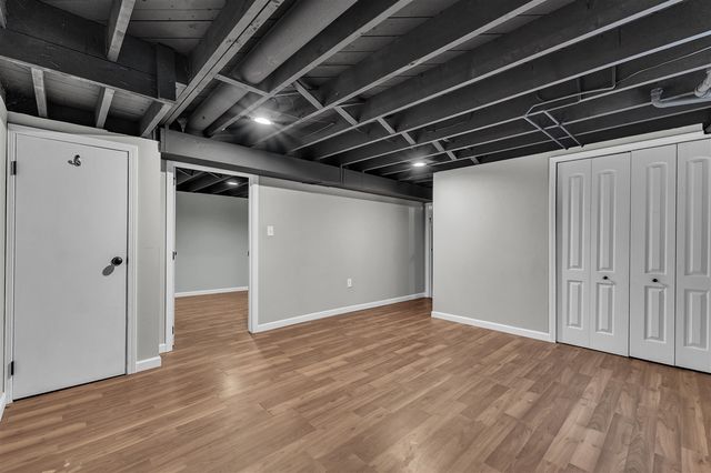 2820 Hollywood Drive, Ann Arbor, MI 48103