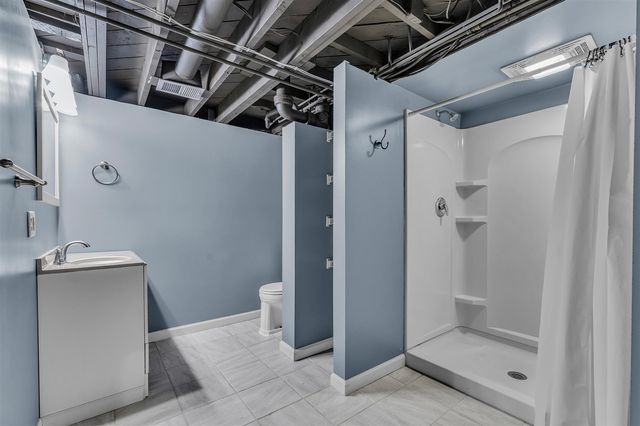 2820 Hollywood Drive, Ann Arbor, MI 48103