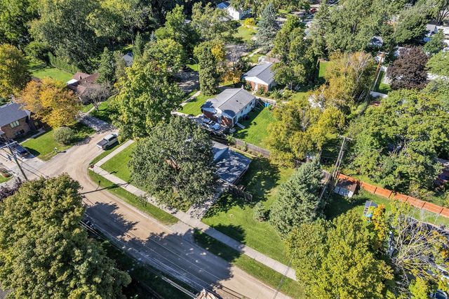 2820 Hollywood Drive, Ann Arbor, MI 48103