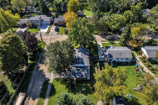 2820 Hollywood Drive, Ann Arbor, MI 48103