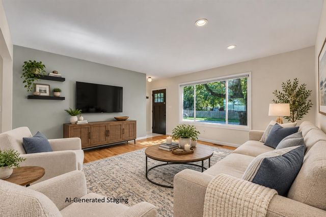 2820 Hollywood Drive, Ann Arbor, MI 48103