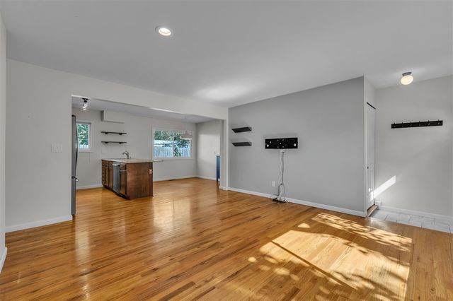 2820 Hollywood Drive, Ann Arbor, MI 48103