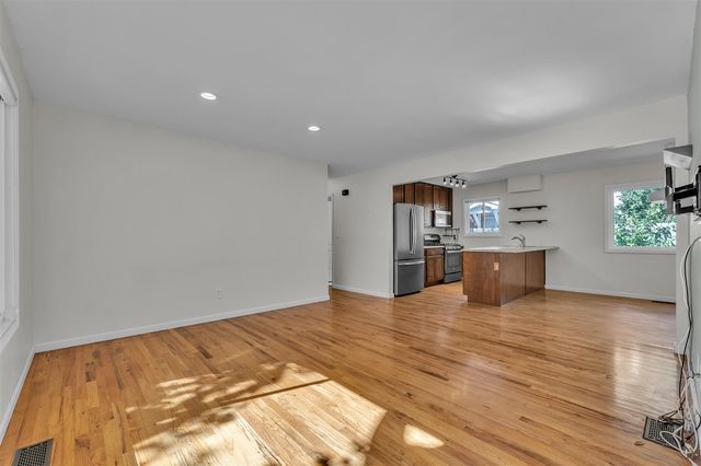 2820 Hollywood Drive, Ann Arbor, MI 48103