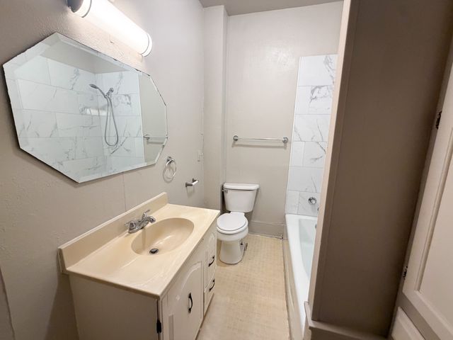 205 W Gilmer Street, Ennis, TX 75119