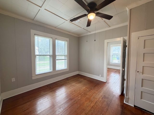 205 W Gilmer Street, Ennis, TX 75119