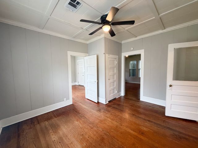 205 W Gilmer Street, Ennis, TX 75119