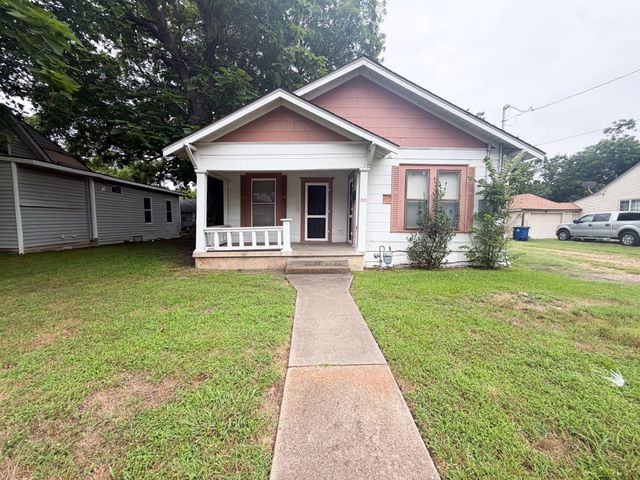 205 W Gilmer Street, Ennis, TX 75119