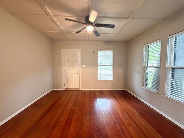 205 W Gilmer Street, Ennis, TX 75119
