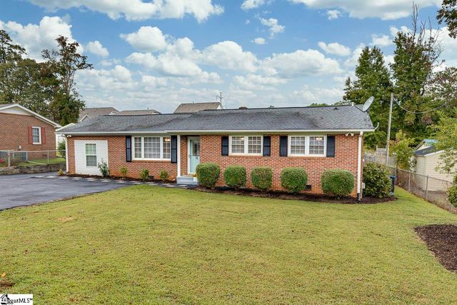 15 Strawberry Drive, Greenville, SC 29617