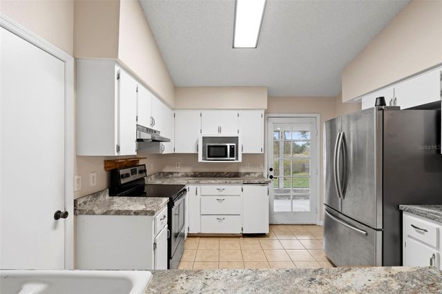 43 LAKE JACKSON DRIVE, Mascotte, FL 34753