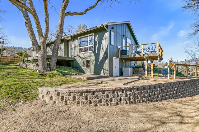 10 Velna Way, Ashland, OR 97520