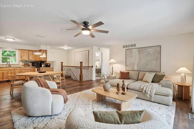 25 Palomino Court, Lampe, MO 65681