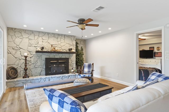 25 Palomino Court, Lampe, MO 65681