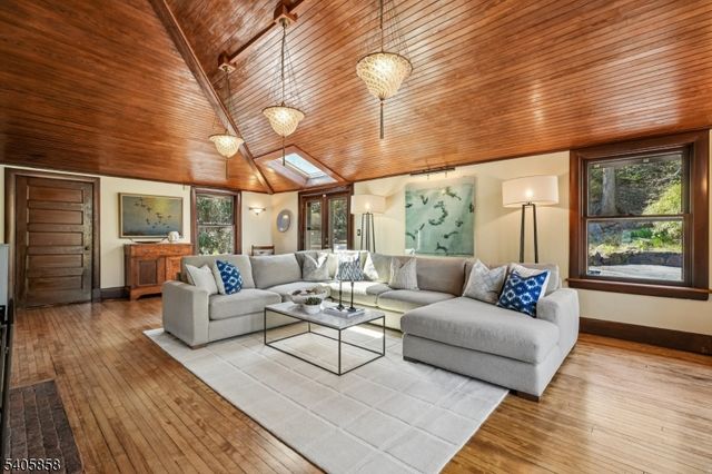 340 Highland Ave, Montclair Twp., NJ 07043