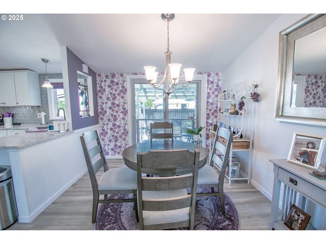 3700 BABCOCK Ln 144, Eugene, OR 97401