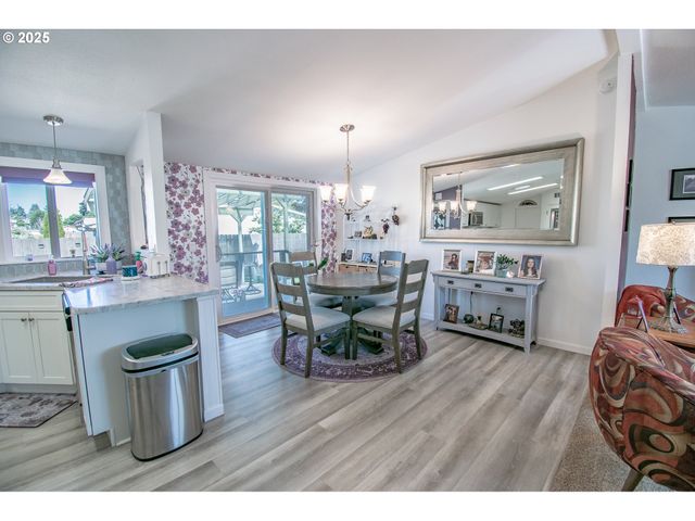 3700 BABCOCK Ln 144, Eugene, OR 97401