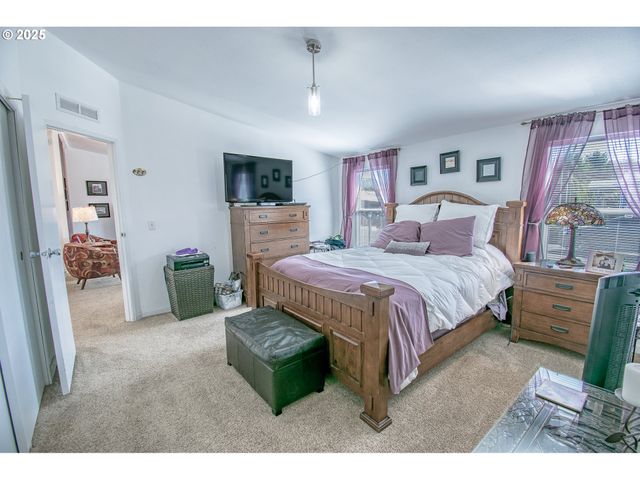 3700 BABCOCK Ln 144, Eugene, OR 97401