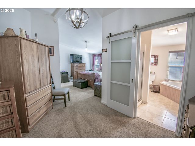 3700 BABCOCK Ln 144, Eugene, OR 97401