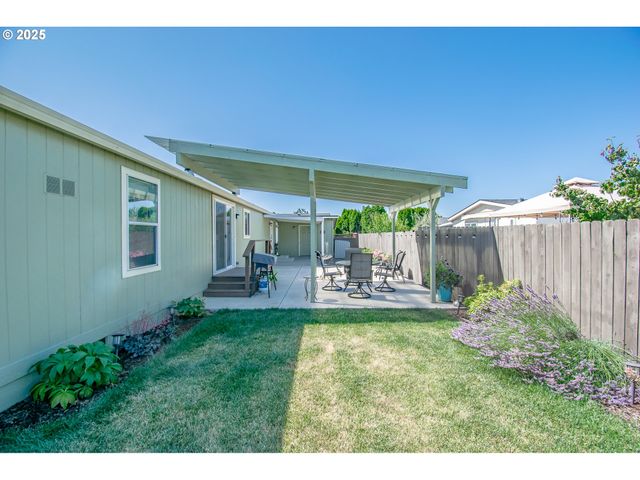 3700 BABCOCK Ln 144, Eugene, OR 97401