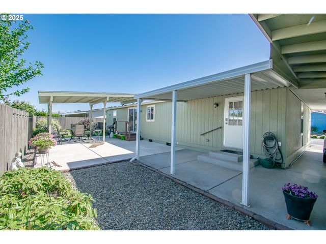 3700 BABCOCK Ln 144, Eugene, OR 97401