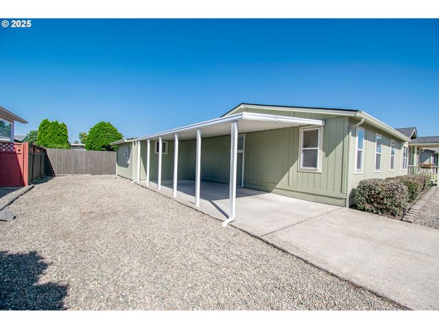 3700 BABCOCK Ln 144, Eugene, OR 97401
