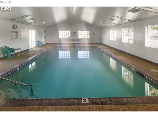 3700 BABCOCK Ln 144, Eugene, OR 97401