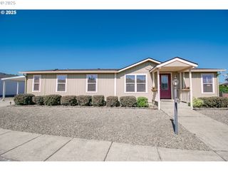 3700 BABCOCK Ln 144, Eugene, OR 97401