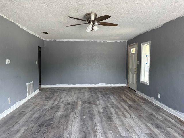 111 S Park St, Mcpherson, KS 67460