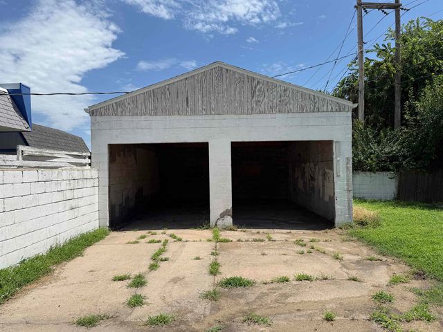 111 S Park St, Mcpherson, KS 67460