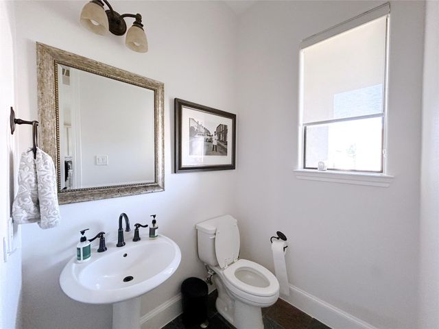 939 Queen Annes Road, Houston, TX 77024