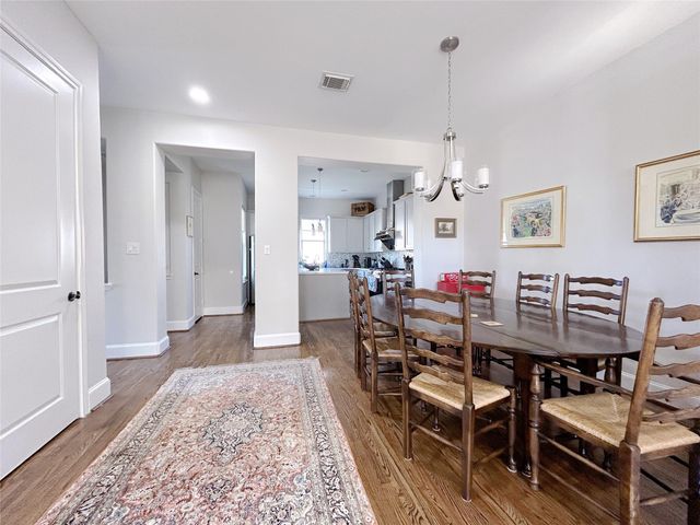 939 Queen Annes Road, Houston, TX 77024