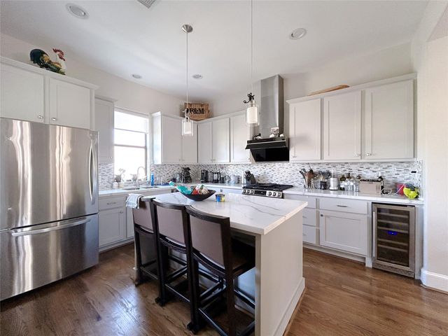 939 Queen Annes Road, Houston, TX 77024