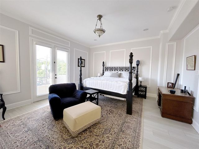 939 Queen Annes Road, Houston, TX 77024