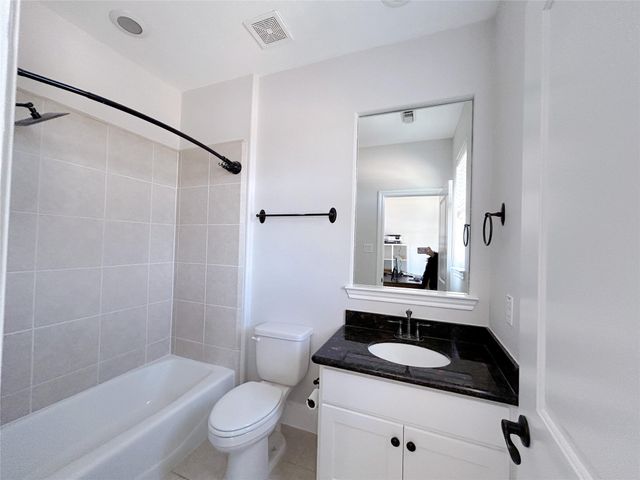 939 Queen Annes Road, Houston, TX 77024