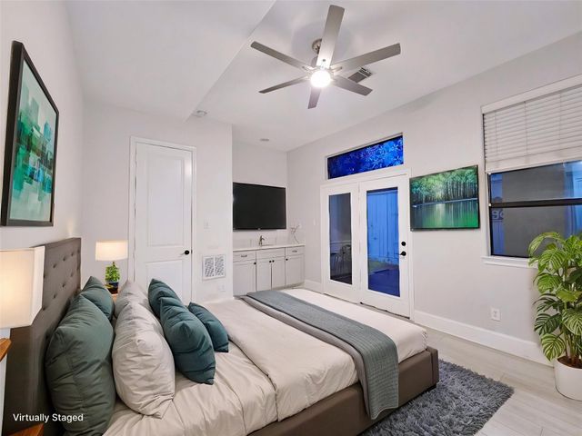 939 Queen Annes Road, Houston, TX 77024