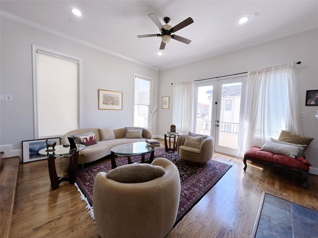 939 Queen Annes Road, Houston, TX 77024