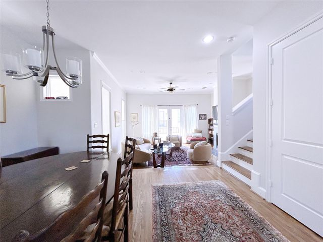 939 Queen Annes Road, Houston, TX 77024