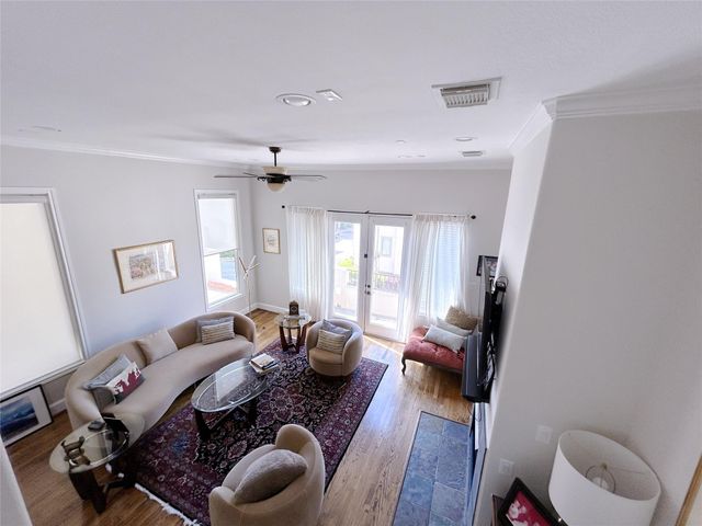 939 Queen Annes Road, Houston, TX 77024