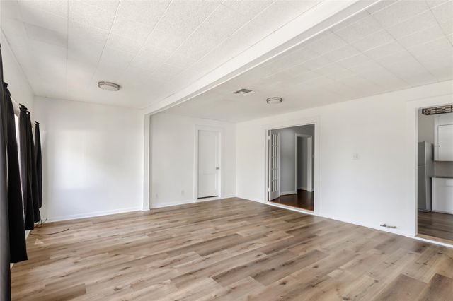 1303 Fm-1409, Dayton, TX 77535
