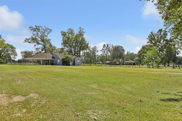 1303 Fm-1409, Dayton, TX 77535