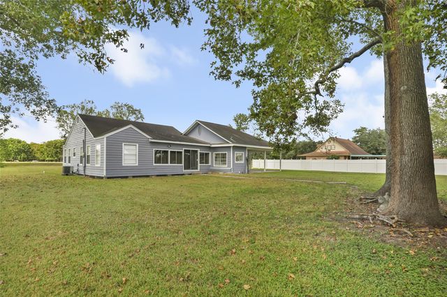 1303 Fm-1409, Dayton, TX 77535