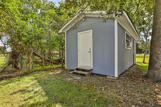 1303 Fm-1409, Dayton, TX 77535