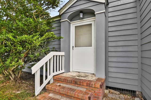 1303 Fm-1409, Dayton, TX 77535